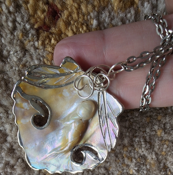 Blister M Pearl Necklace platinum /  Sterling . Repurposed Vintage Piece By Me - Picture 3 of 11